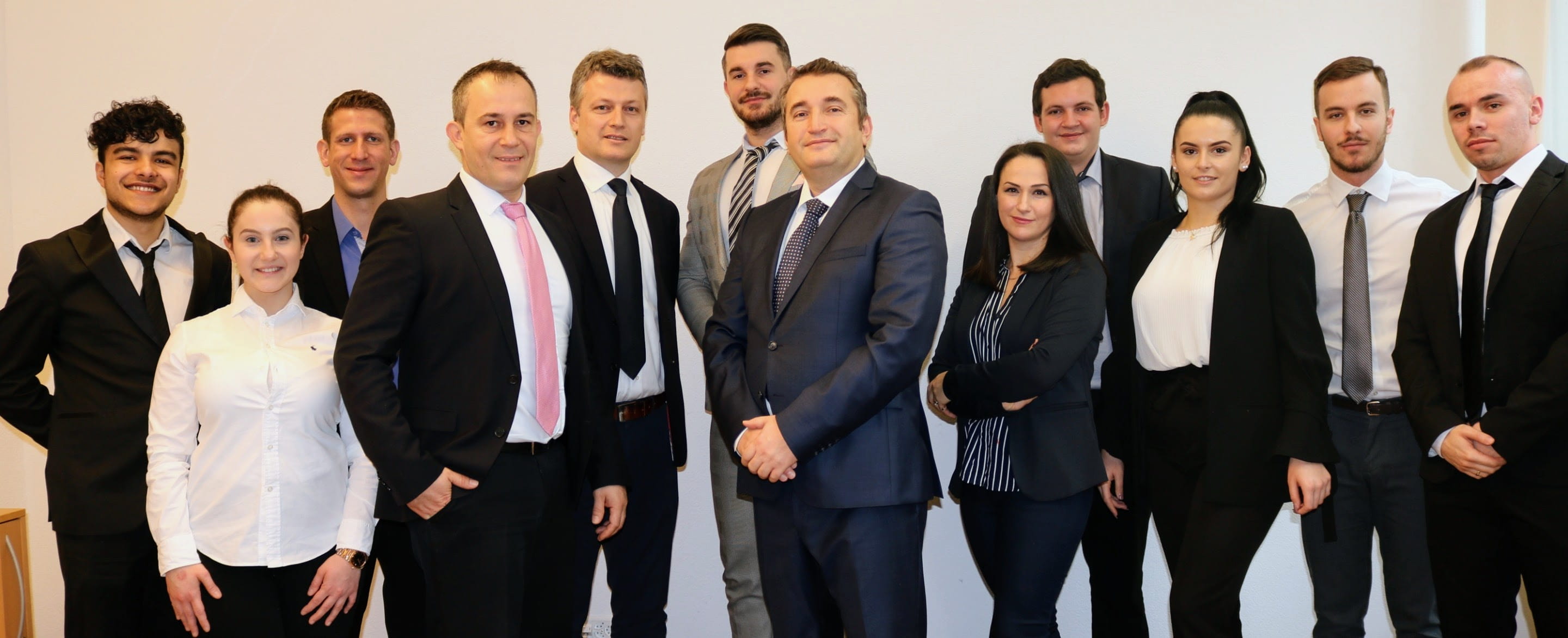 Budgetcredit team photo.